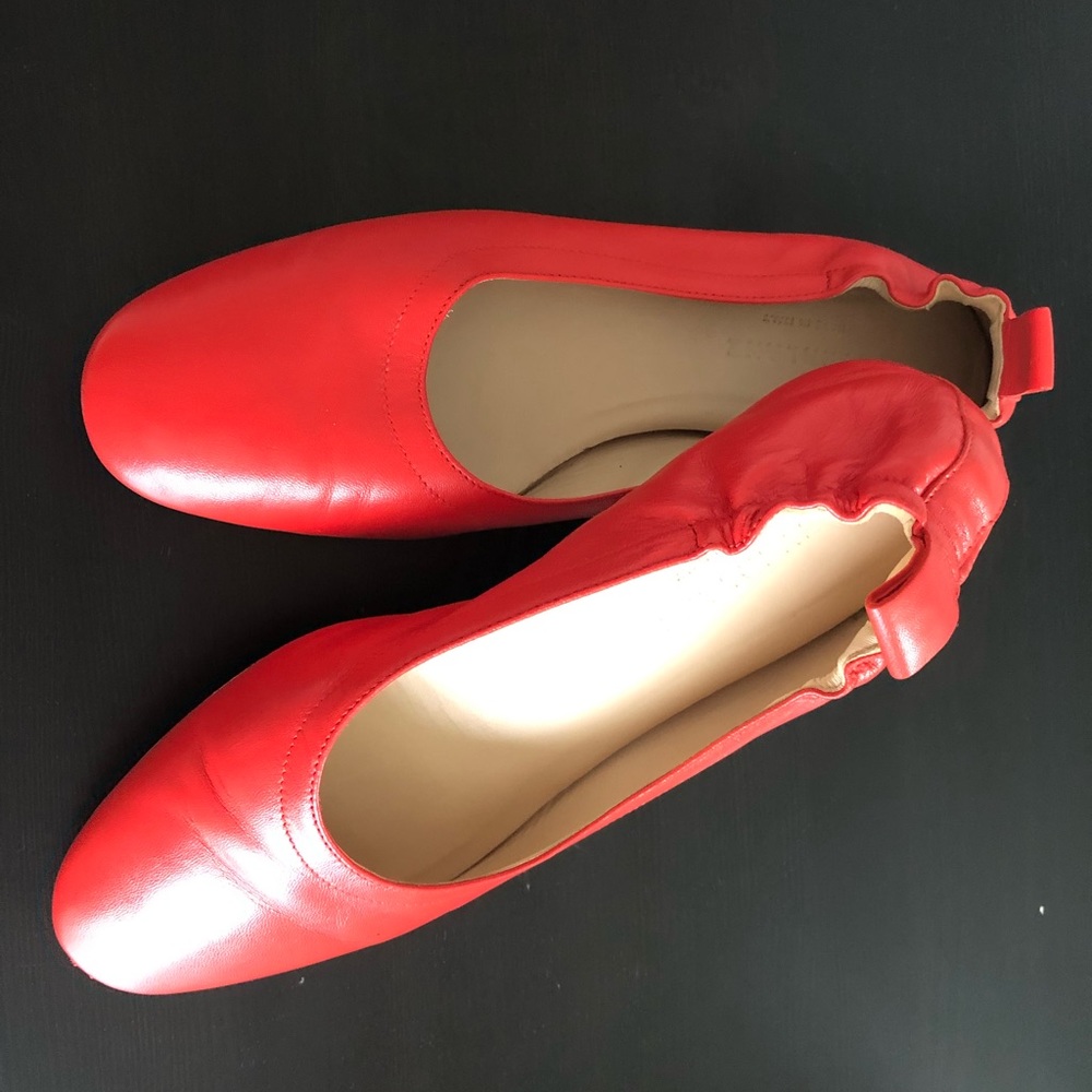 Everlane Day Flat in Bright Red - Size 7.5.